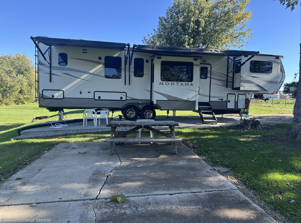 Used 2020 Keystone Montana 3761FL available in Ironton, Ohio