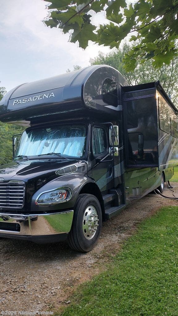 Used 2023 Thor Motor Coach Pasadena 38MX available in Surprise, Arizona