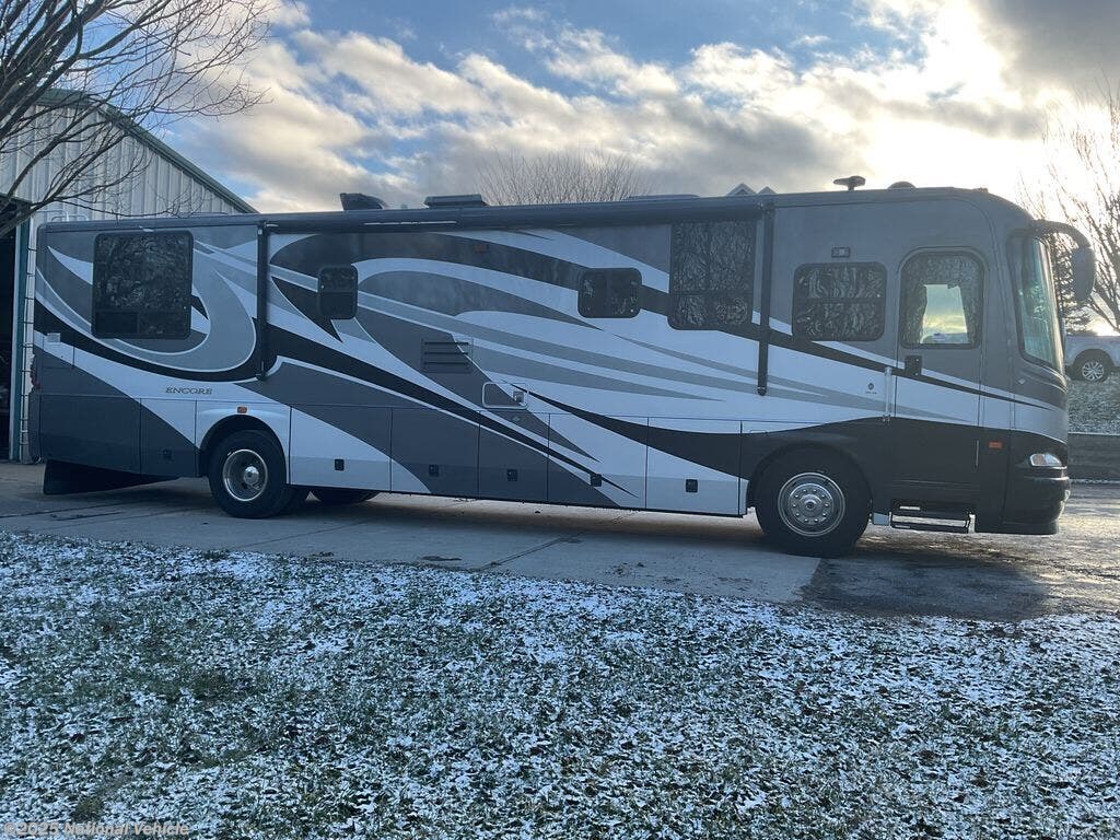 Used 2005 Coachmen Sportscoach Encore 380DS available in Clarksville, Ohio