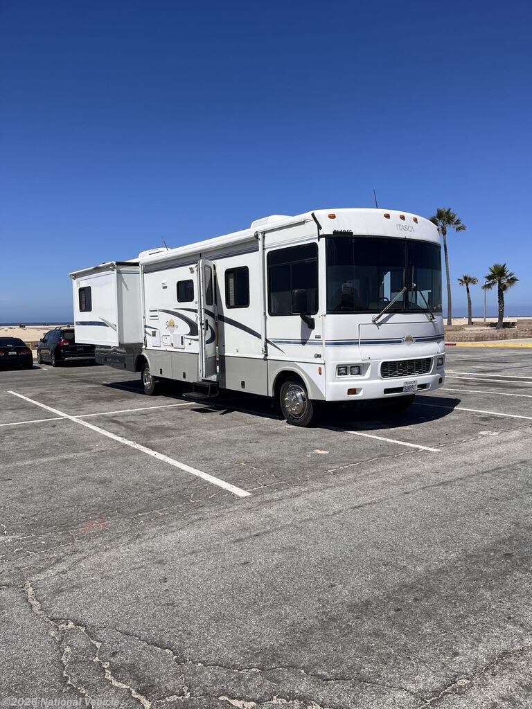 Used 2004 Itasca Sunova 35N available in Lakewood, California