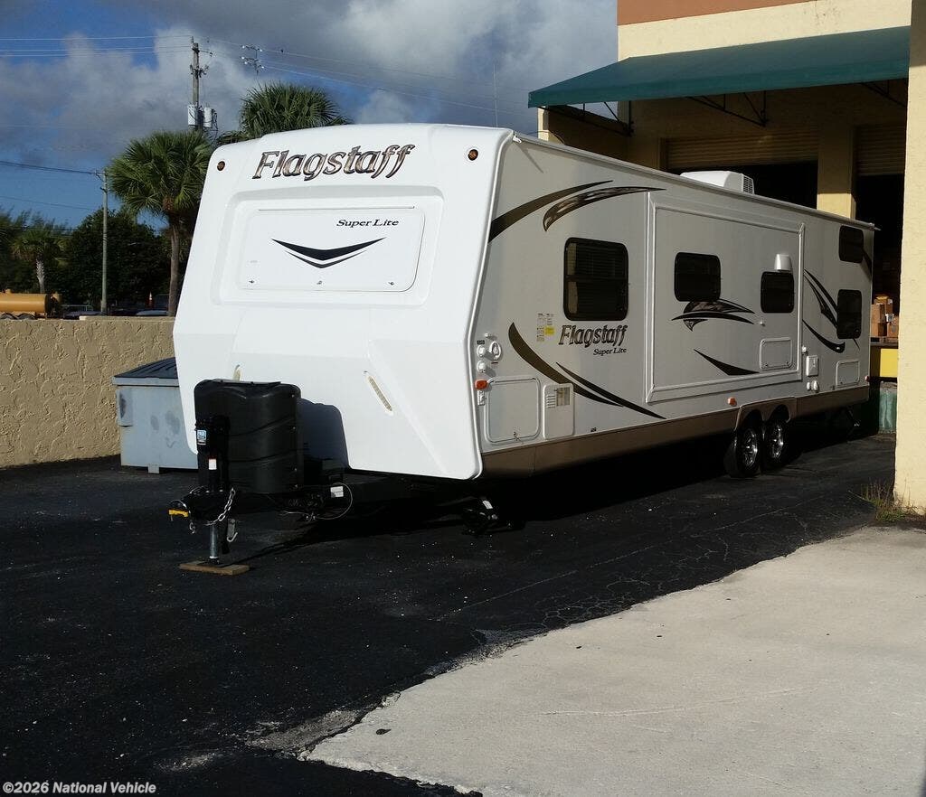 Used 2016 Forest River Flagstaff Super Lite 27BESS available in Palm Beach Gardens, Florida