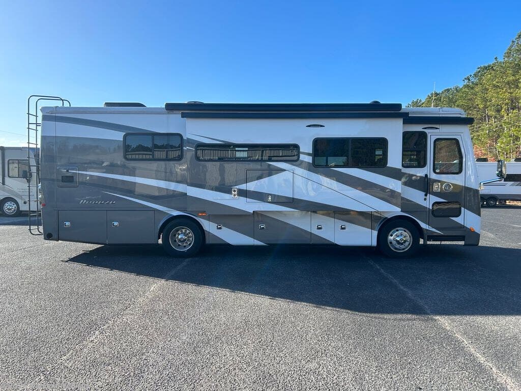 Used 2021 Tiffin Allegro Breeze 31BR available in Richland, Washington