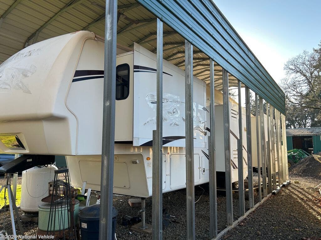 Used 2007 Keystone Montana 3400RL available in Molalla, Oregon