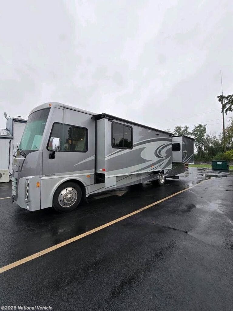 Used 2016 Itasca Sunova 35G available in Mechanicsburg, Pennsylvania