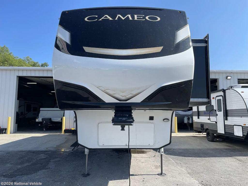 Used 2023 CrossRoads Cameo 3201RL available in Apple Valley, Minnesota