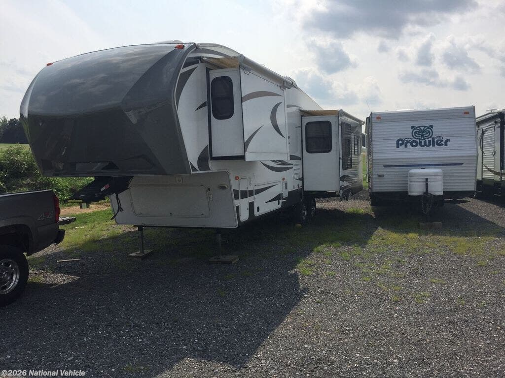 Used 2014 Keystone Cougar 318SAB available in Fayetteville, Pennsylvania