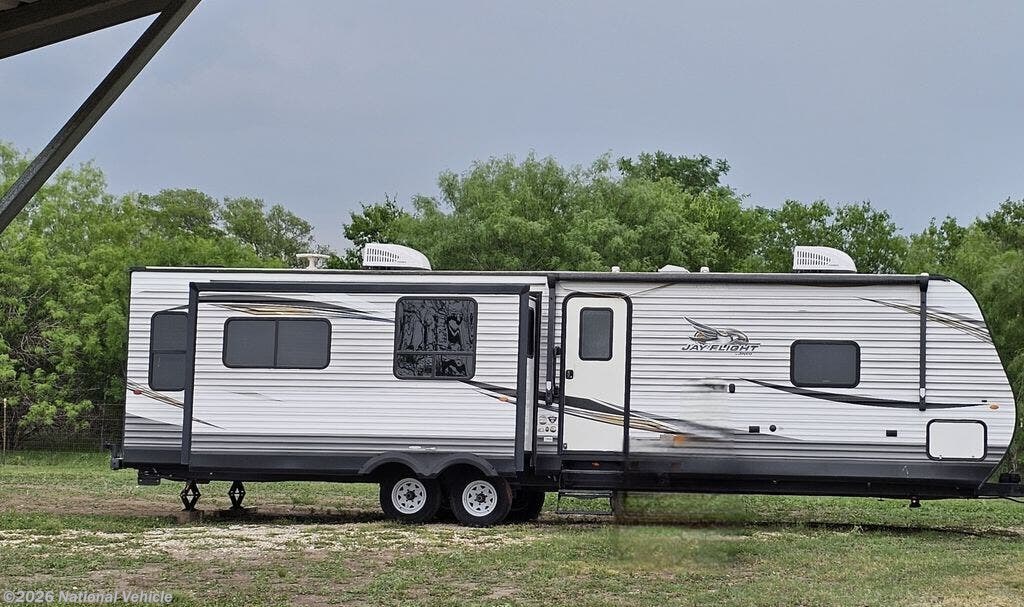 Used 2019 Jayco Jay Flight 34RSBS available in Natalia, Texas