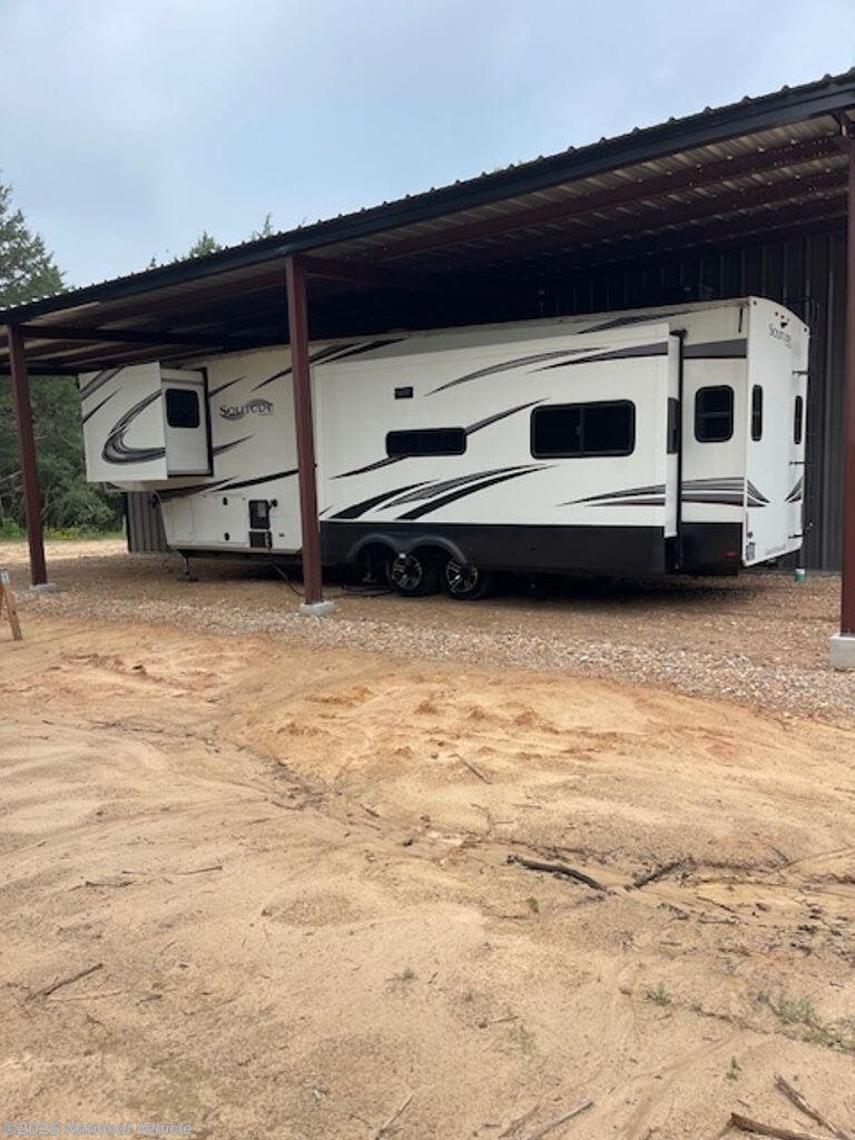 Used 2022 Grand Design Solitude S-Class 3330RE-R available in New Ulm, Texas