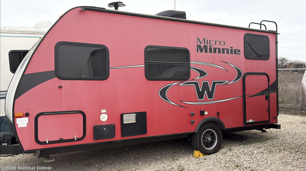 Used 2018 Winnebago Micro Minnie 1700BH available in Georgetown, Texas