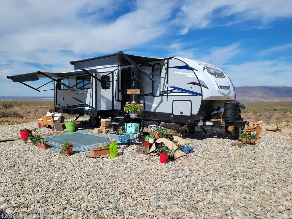 Used 2022 Forest River Cherokee Alpha Wolf 26RL-L available in Terlingua, Texas