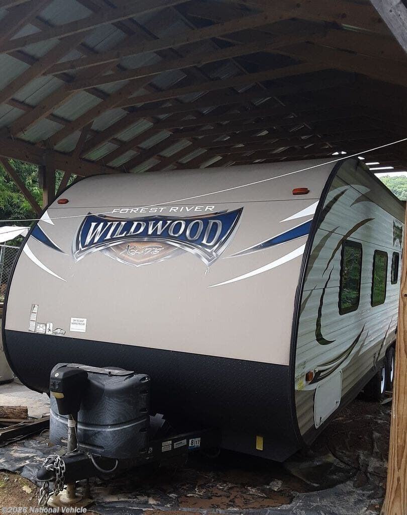 Used 2016 Forest River Wildwood X-Lite 241QBXL available in Blackwater, Virginia