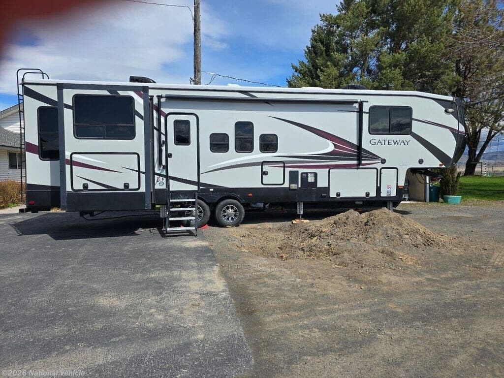 Used 2018 Heartland Gateway 3230CK available in Klamath Falls, Oregon
