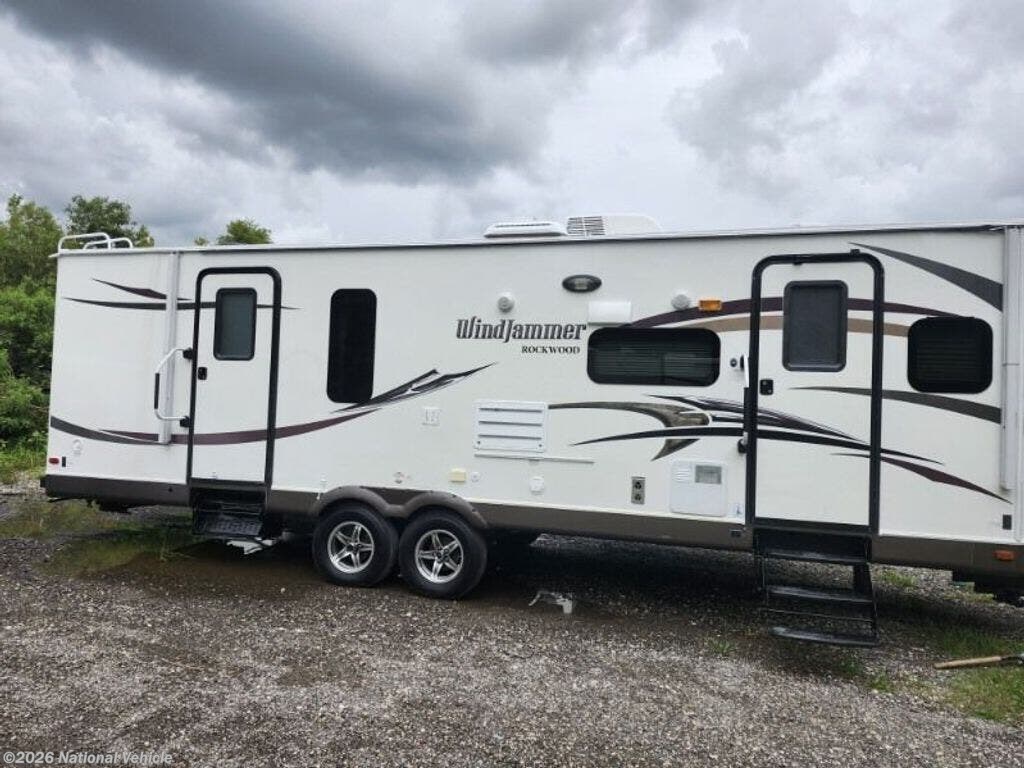 Used 2014 Forest River Rockwood Windjammer 2809W available in Mulberry, Florida