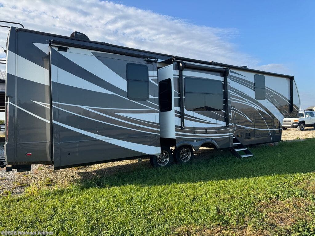 Used 2022 Vanleigh Beacon 41LKB available in Cicero, Indiana