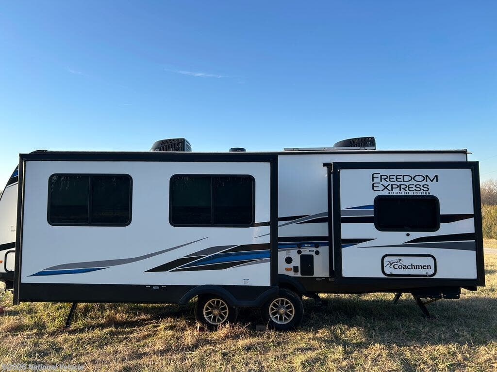 Used 2025 Coachmen Freedom Express Ultra Lite 259FKDS available in Baldwin City, Kansas
