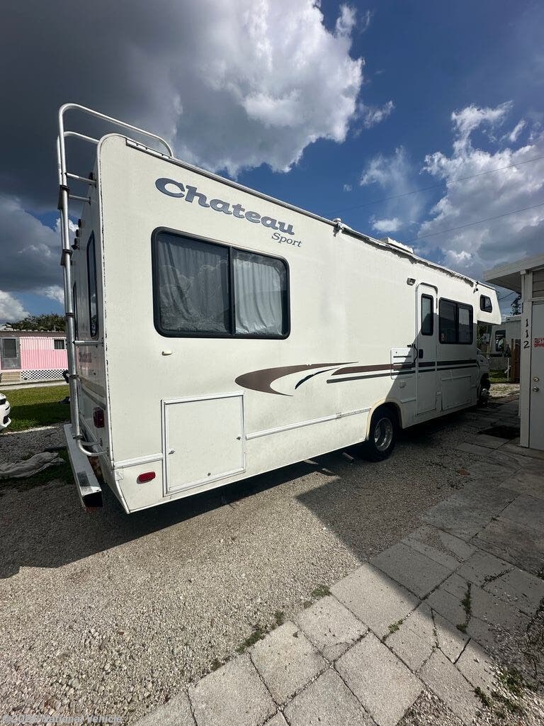 Used 2000 Thor Motor Coach Chateau Sport 28D available in Chichester, New Hampshire