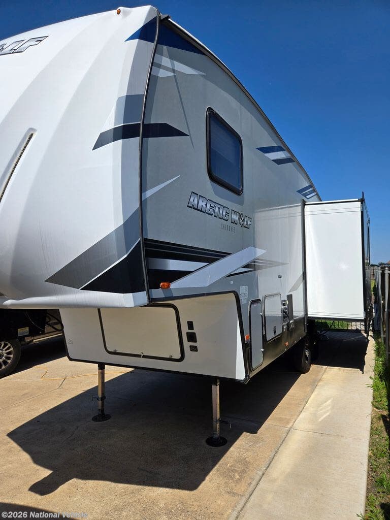 Used 2022 Forest River Cherokee Arctic Wolf 261RK available in Midlothian, Texas
