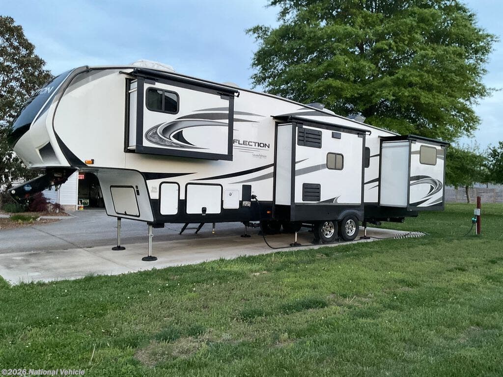 Used 2021 Grand Design Reflection 311BHS available in Tullahoma, Tennessee