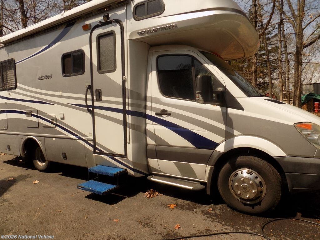 Used 2009 Fleetwood Icon 24D available in Bunker Hill, West Virginia