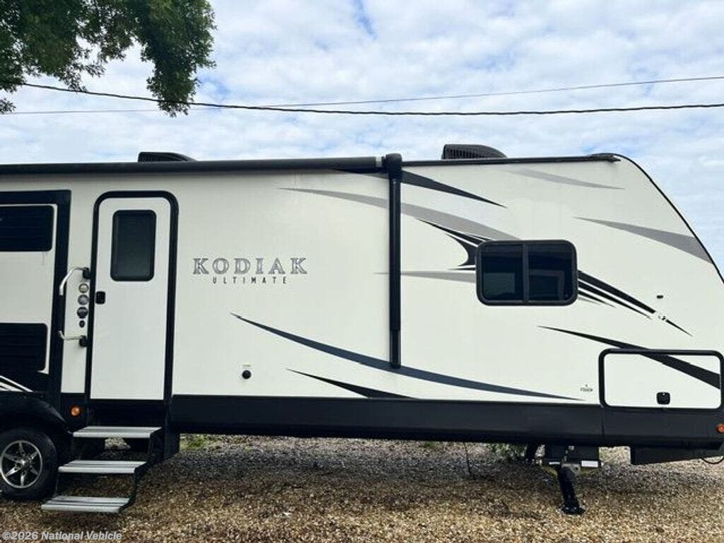 Used 2018 Dutchmen Kodiak Ultimate 330BHSL available in Hamon, Louisiana