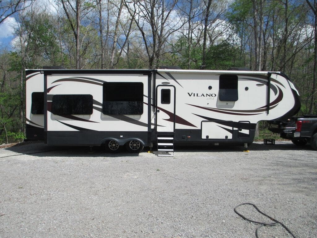 Used 2017 Vanleigh Vilano 365RL available in Crossville, Tennessee