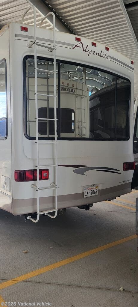 Used 2004 Western RV Alpenlite Limited Oakmont 30RLT available in Palmdale, California