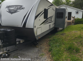 Used 2020 Highland Ridge Mesa Ridge Limited 275RLS available in Niota, Tennessee