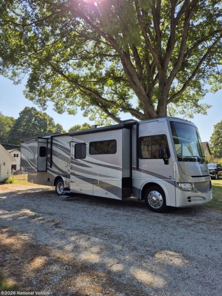 Used 2014 Itasca Sunova 33C available in Fort Gratiot, Michigan