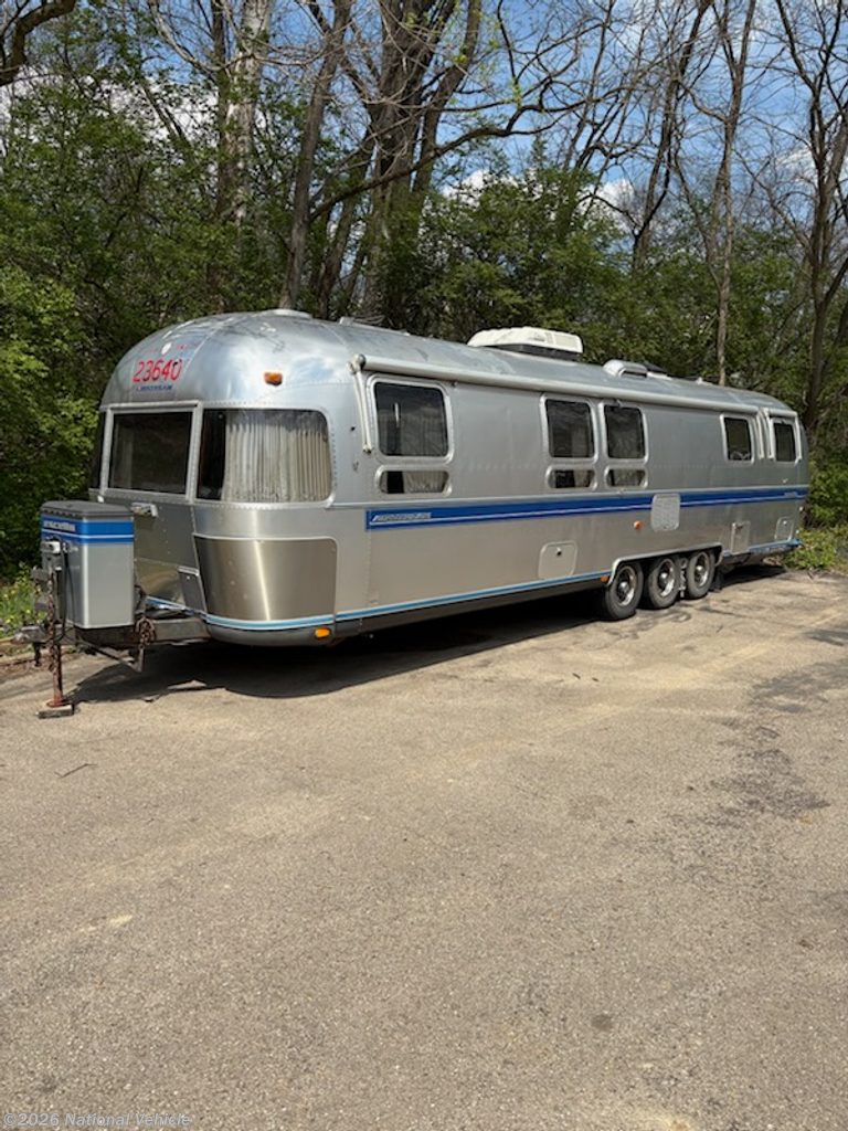 Used 1990 Airstream Excella 34 available in Beavercreek, Ohio