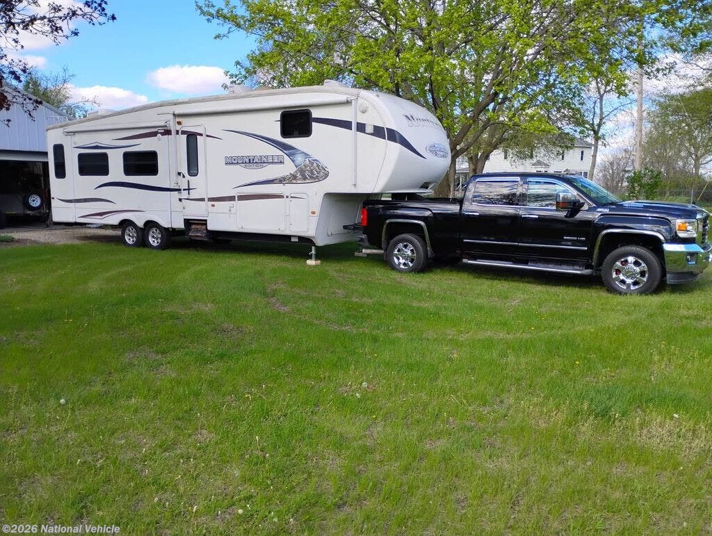 Used 2010 Keystone Montana Mountaineer 324RLQ available in Erie, Illinois