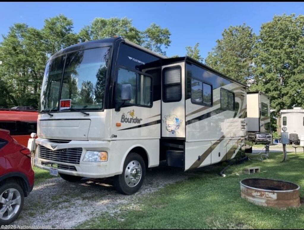 Used 2008 Fleetwood Bounder 38P available in Cincinnati, Ohio