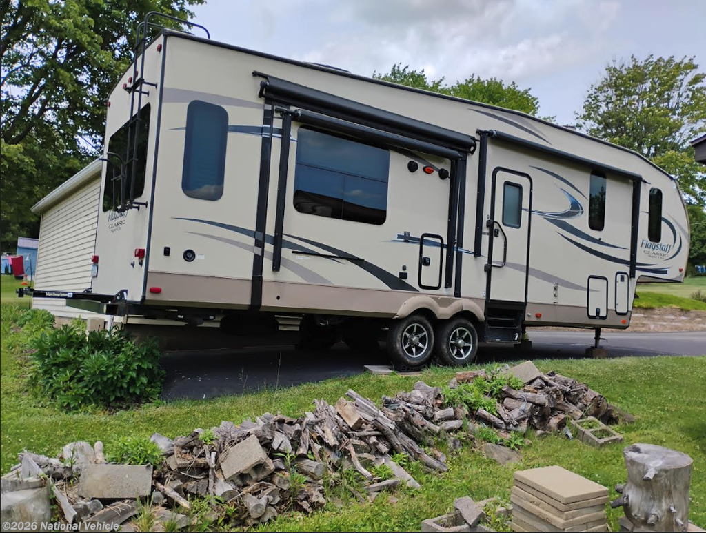 Used 2017 Forest River Flagstaff Classic Super Lite 8529IKBS available in Butler, Pennsylvania