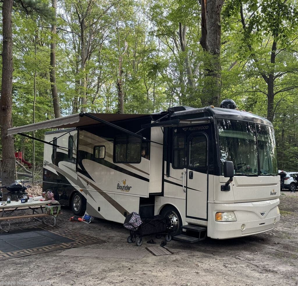 Used 2007 Fleetwood Bounder 34H available in Macomb, Michigan