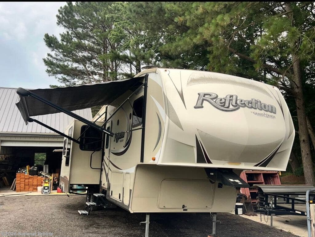Used 2015 Grand Design Reflection 323BHS available in Woodbridge, Virginia