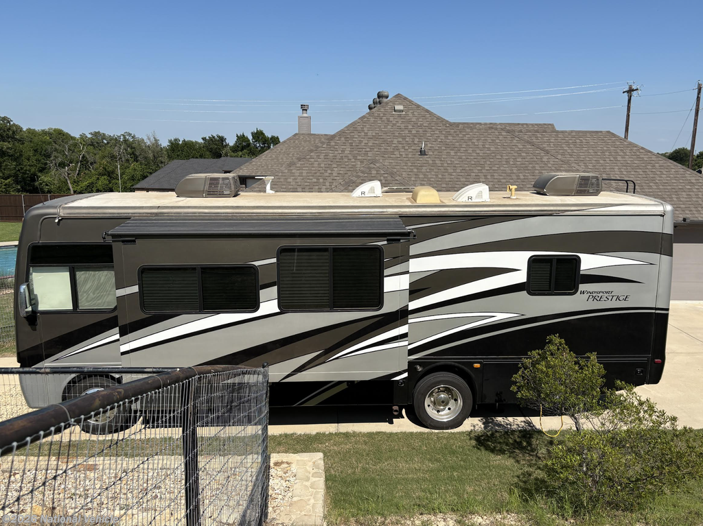 Used 2010 Four Winds  Windsport Prestige 32V available in Azle, Texas