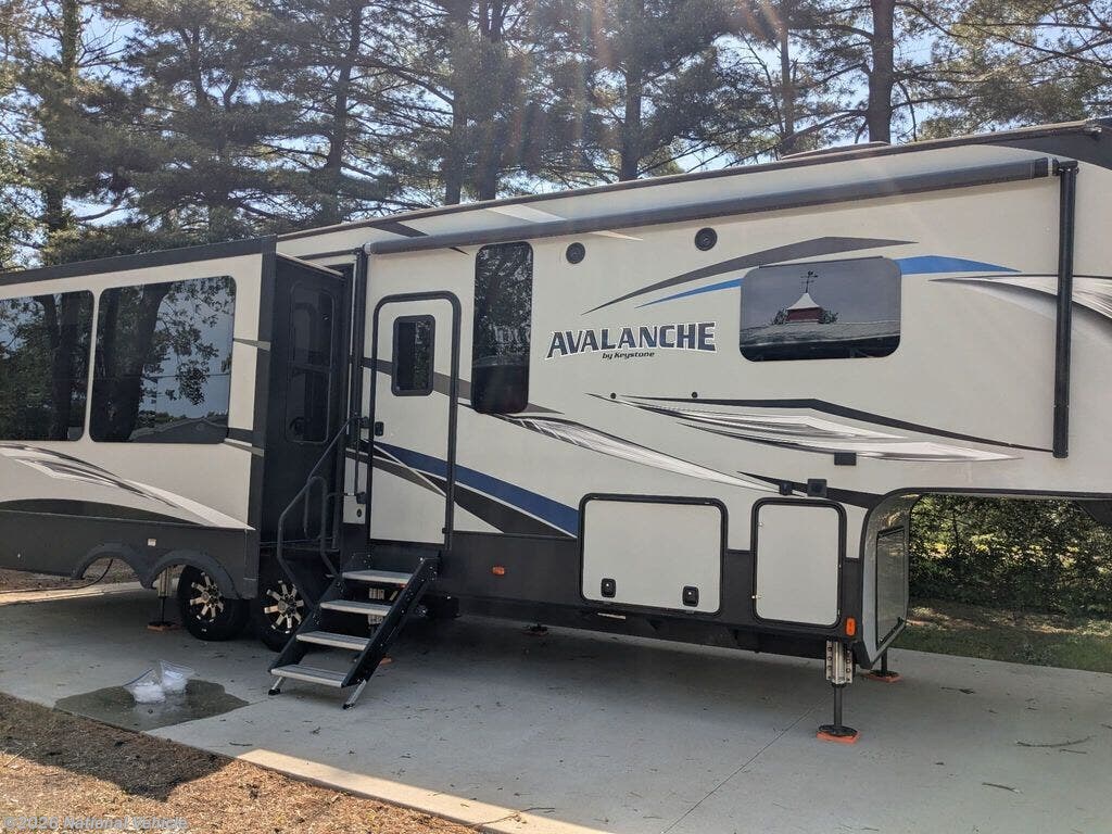 Used 2019 Keystone Avalanche 321RS available in Kane, Illinois