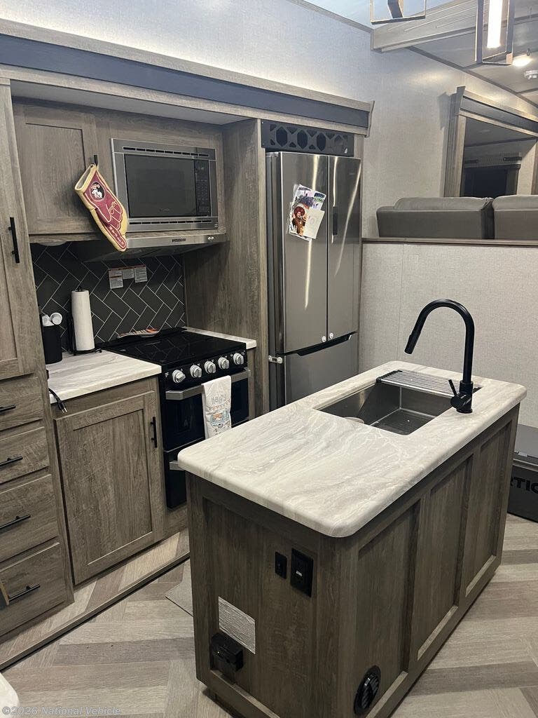Used 2020 Forest River Wildwood Heritage Glen 378FL available in Franklin, Ohio