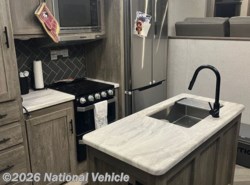 Used 2020 Forest River Wildwood Heritage Glen 378FL available in Franklin, Ohio