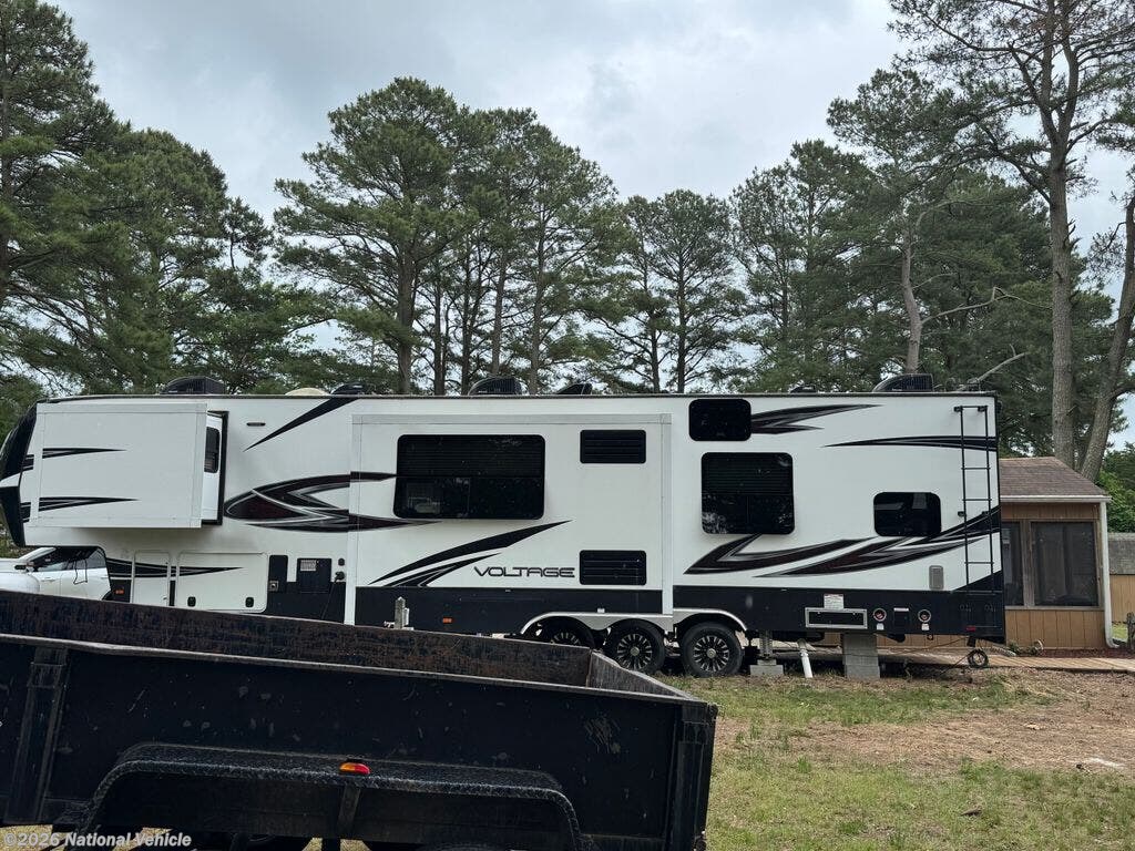 Used 2017 Dutchmen Voltage 4155 available in Horntown, Virginia