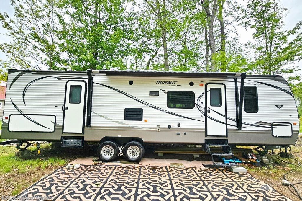 Used 2014 Keystone Hideout LHS 310LHS available in Schenectady, New York