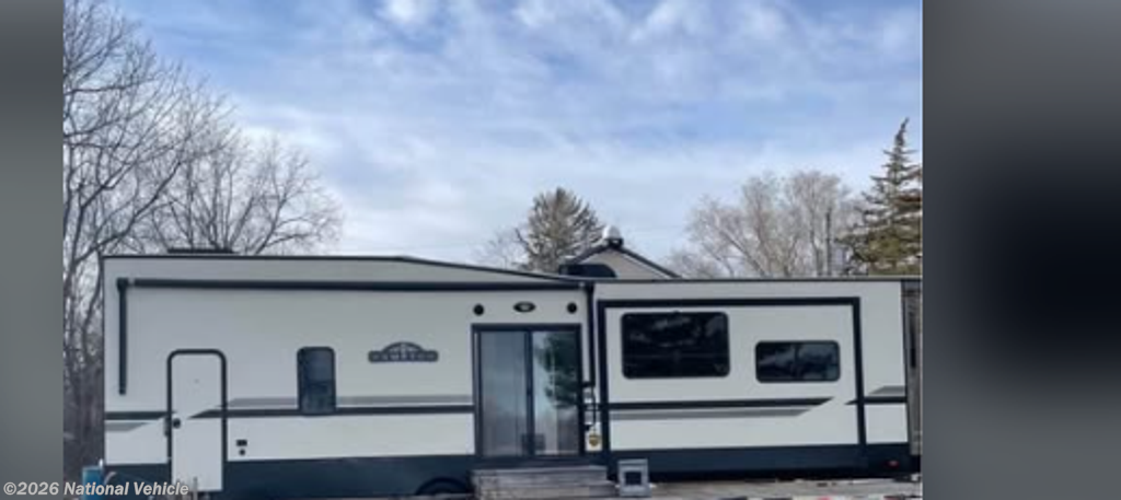Used 2018 CrossRoads Hampton Destination 370FDL available in Mechanicsville, Iowa
