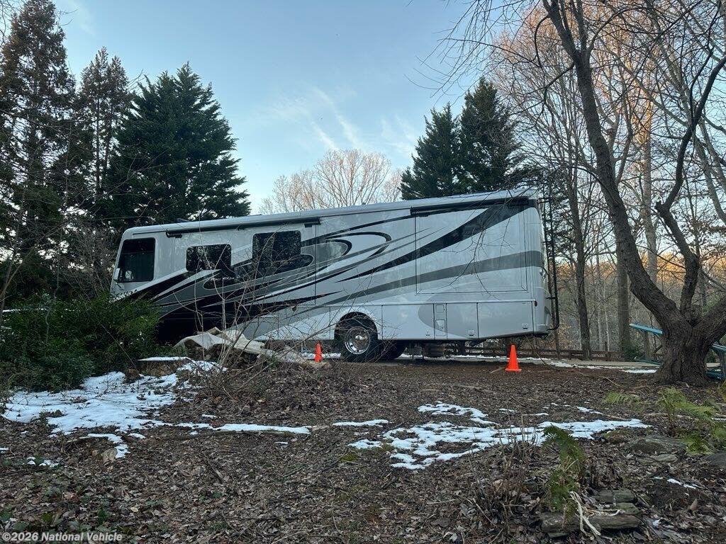 Used 2018 Newmar Bay Star 3518 available in Gainesville, Georgia