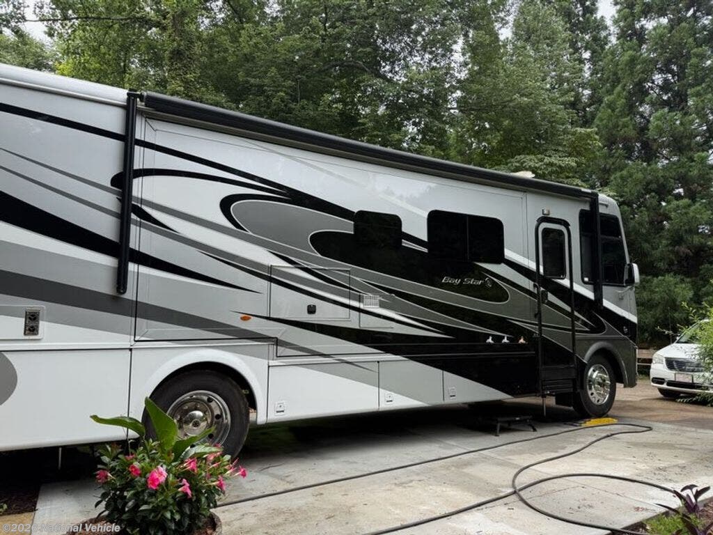 Used 2018 Newmar Bay Star 3518 available in Gainesville, Georgia