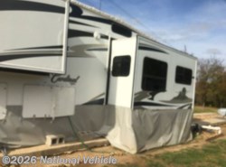 Used 2009 Forest River Cardinal 30TS available in Urich, Missouri
