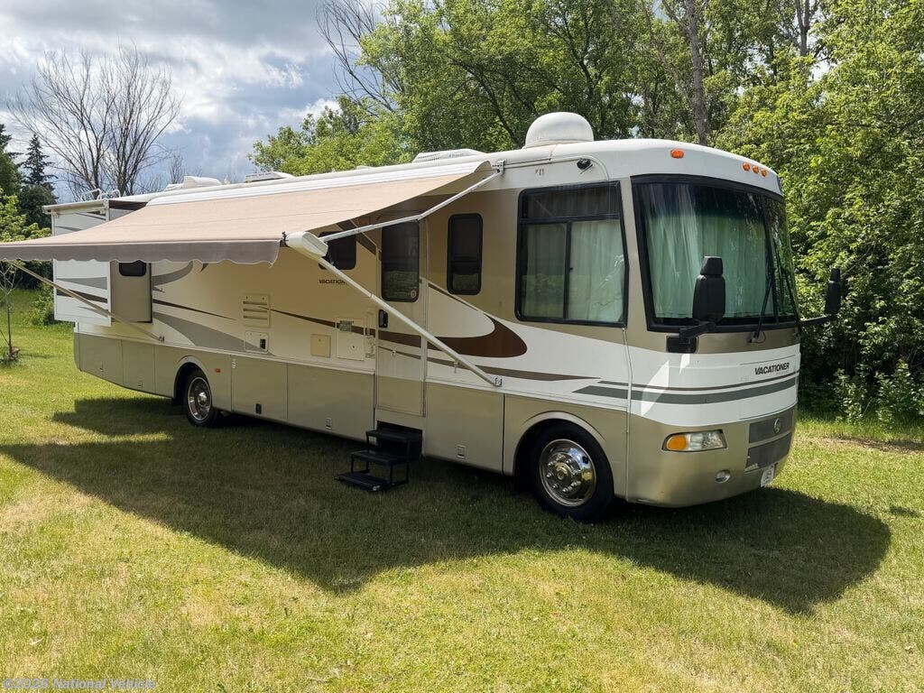 Used 2003 Holiday Rambler Vacationer 36WDD available in Hudson, Wisconsin
