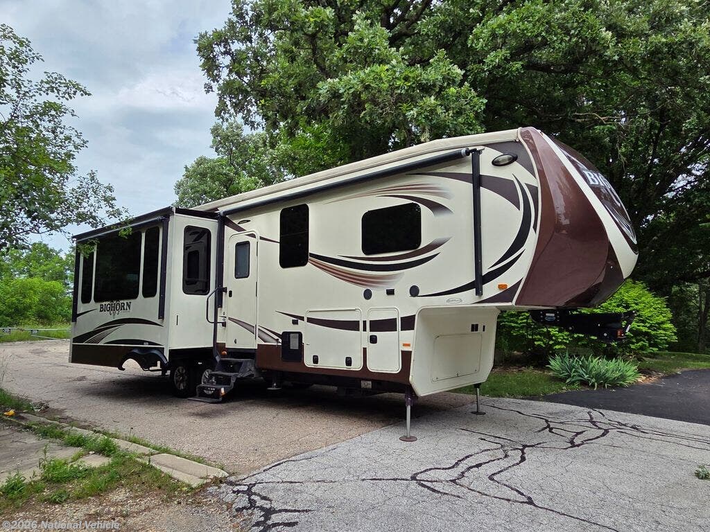 Used 2016 Heartland Bighorn 3160EL available in Wauconda, Illinois