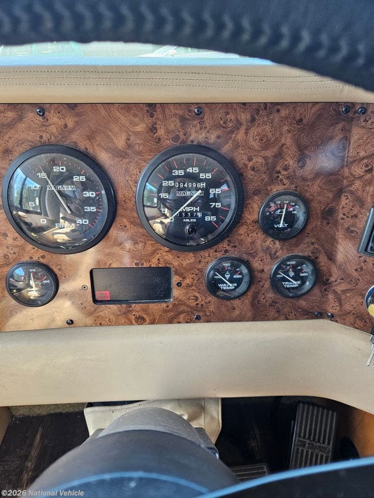 Used 2000 Safari Zanzibar 3896 available in Hermiston, Oregon