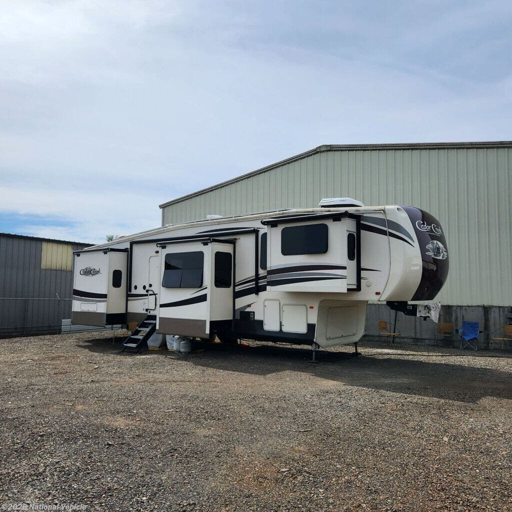 Used 2018 Forest River Cedar Creek Hathaway 38FLX available in Salem, Oregon