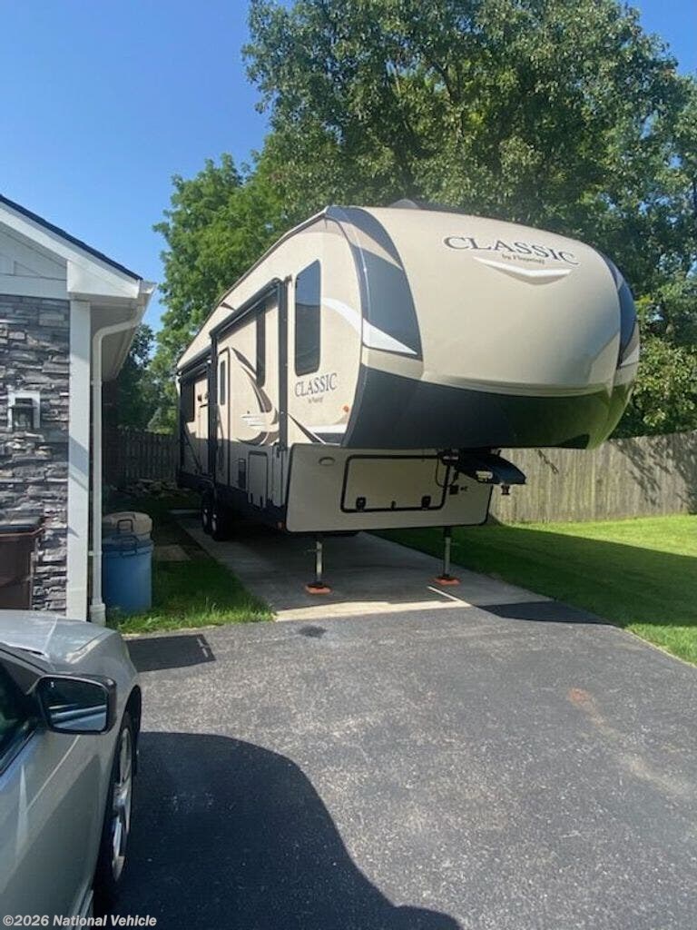 Used 2019 Forest River Flagstaff Classic 8529RKBS available in Pataskala, Ohio
