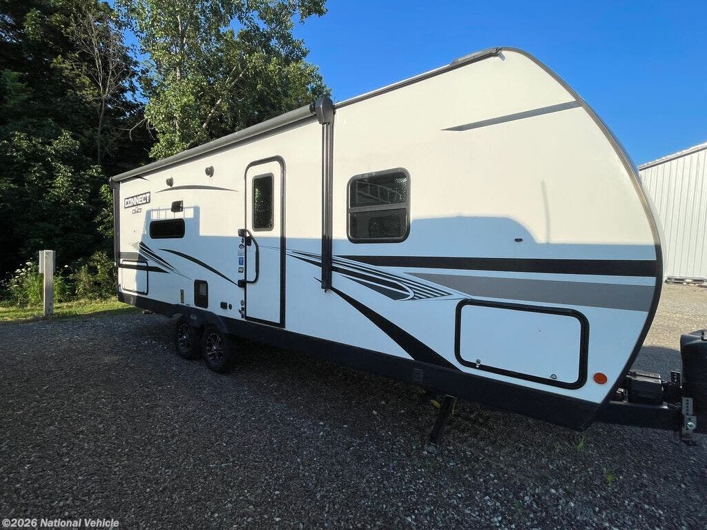 Used 2022 K-Z Connect 241RLK available in Bellefontaine, Ohio